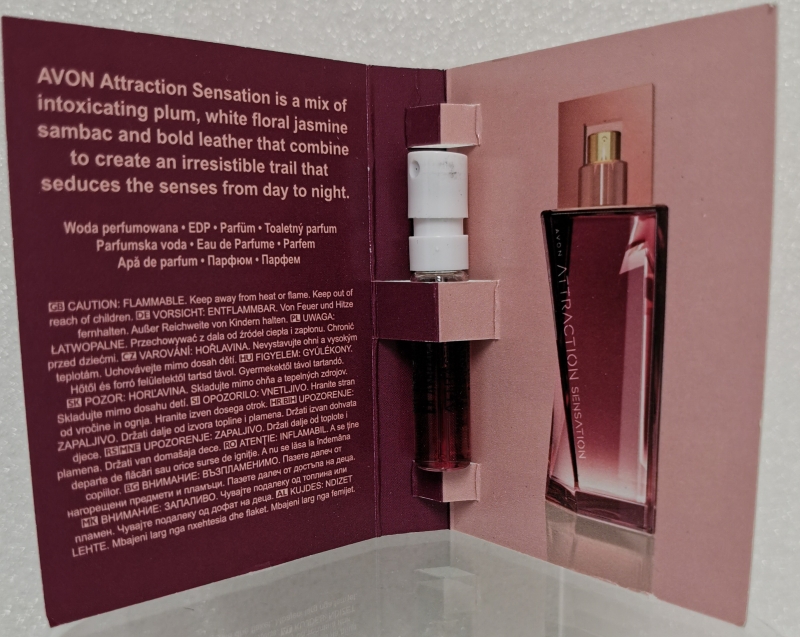 AVON Attraction SENSATION für Sie / Karte mit Sprühprobe